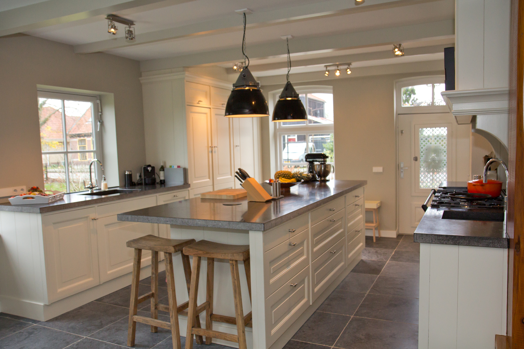 Interieurs van a z Traditionele keuken ontwerp