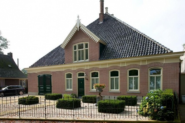 geheel vernieuwd naar oud voorbeeld